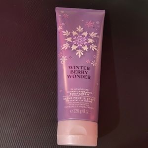 Bath and body works Winter Berry Wonder lotion